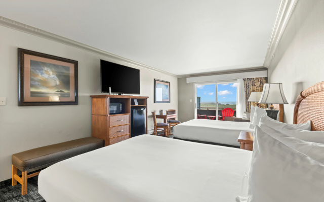 photo 2 of Surf & Sand Lodge