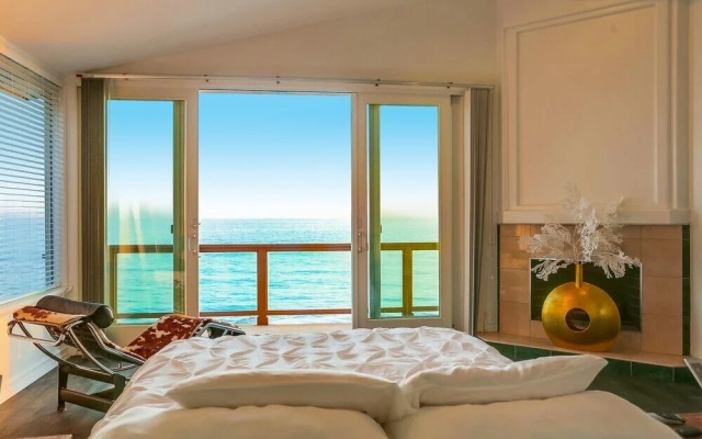 photo 3 of Surf House 3 Bedroom Home