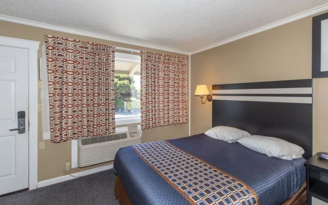 photo 3 of Surf Motel and Gardens