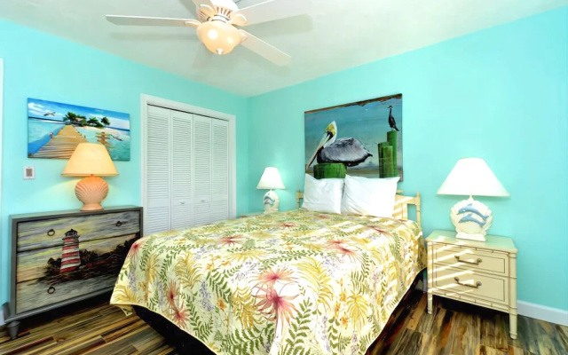 photo 5 of Surf Rider's Cottage 2 Bedrooms 1 Bathroom Condo