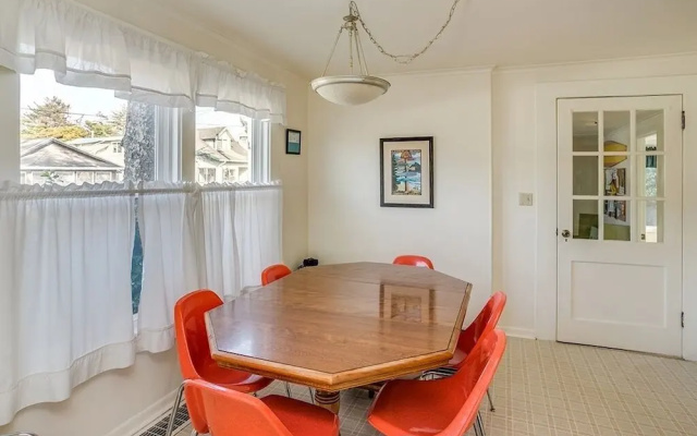 photo 3 of Surfers Paradise 4 Bedroom Home