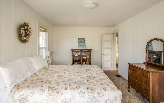 photo 5 of Surfers Paradise 4 Bedroom Home