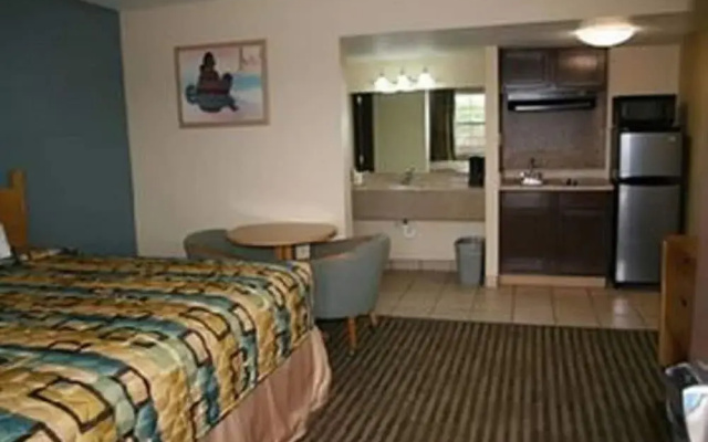 photo 3 of Surfside Inn Suites