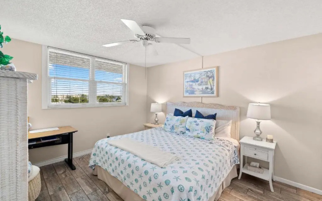 photo 4 of Surfside South #312