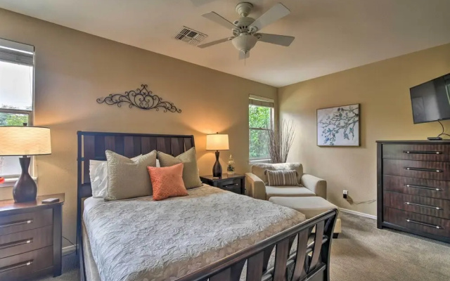 photo 3 of Spacious Surprise Home: 6 Mi to Wildlife World Zoo