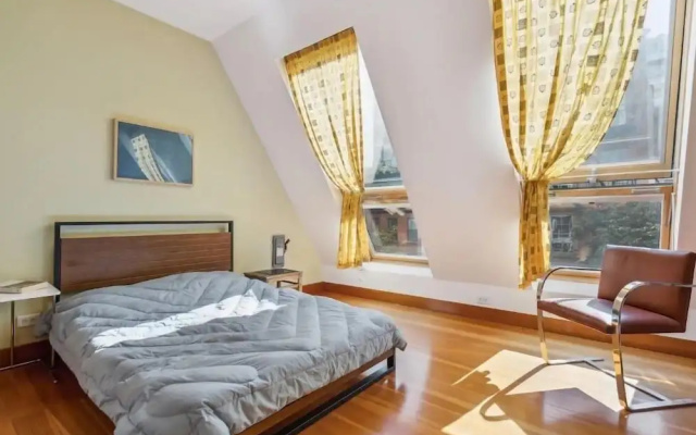 photo 3 of Surprisingly Unique 2br Urban Oasis W/ Sauna In Ny 2 Bedroom Home