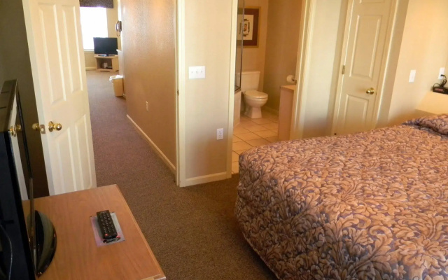 photo 2 of Surrey's Carriage Place Resort