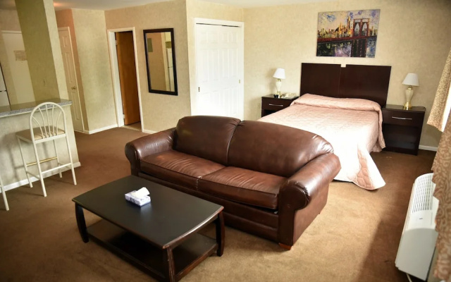 photo 4 of Swan Hotel & Suites