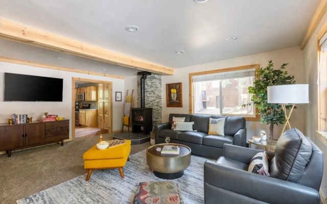 photo 2 of Sweet Pine Deck + Hot Tub, Cozy Modern Interior Close to Ski Resort!