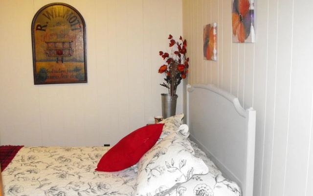 photo 2 of The Swiss Farm Inn