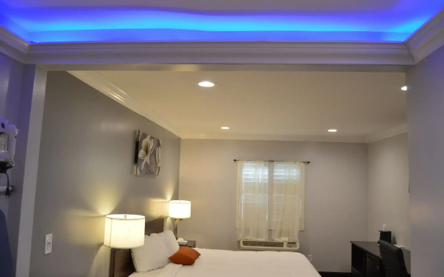 photo 2 of La Casa Inn Pasadena