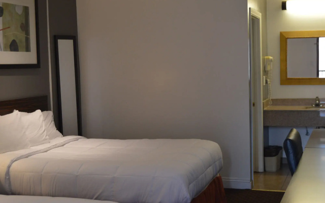 photo 3 of La Casa Inn Pasadena