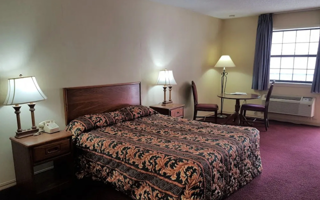 photo 4 of Swiss Village Inn