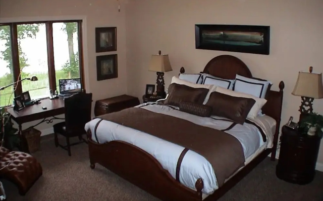 photo 3 of Table Rock Missouri 4 Br home by RedAwning