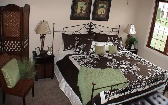 photo 5 of Table Rock Missouri 4 Br home by RedAwning