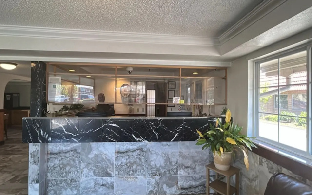 photo 2 of Tacoma Port Inn Fife I-5 Hotel