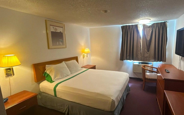 photo 4 of Tacoma Port Inn Fife I-5 Hotel