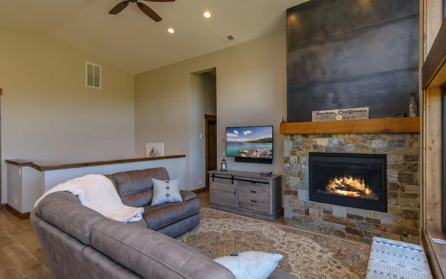 photo 4 of Tahoe Donner Home 4 Bedrooms 2.5 Bathrooms Home