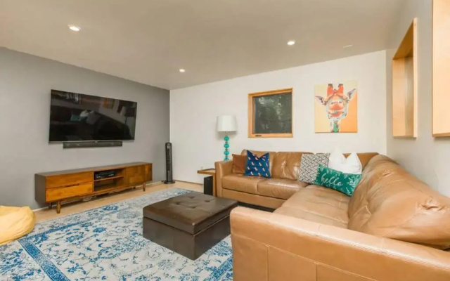 photo 4 of Tahoe Donner Luxury 4BR+2 lofts, Hot tub 3100 sqft