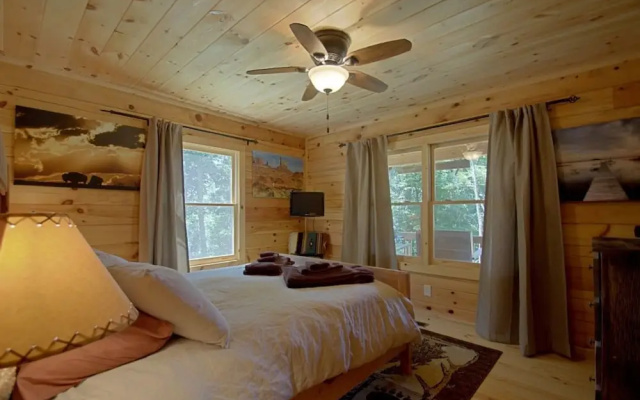 photo 3 of Taj's 3 Bedroom Cabin - 3 Br Cabin