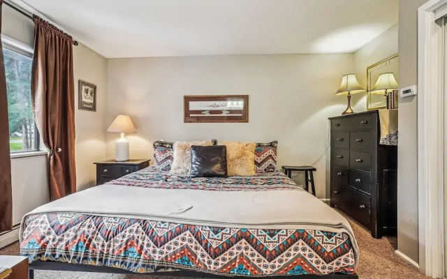 photo 4 of Tamarisk 201 3 Bedroom Condo