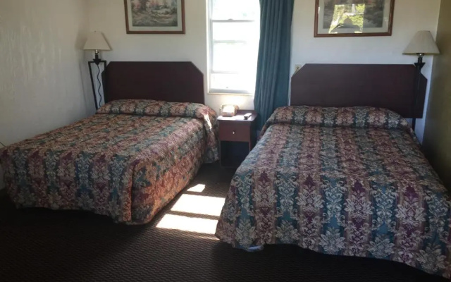 photo 3 of Tamiami Motel