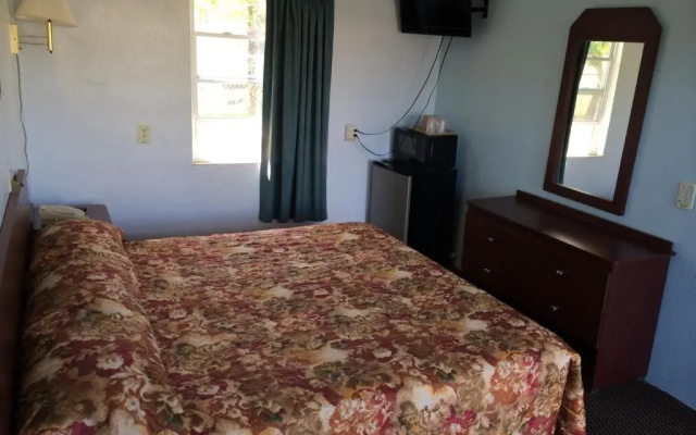 photo 5 of Tamiami Motel