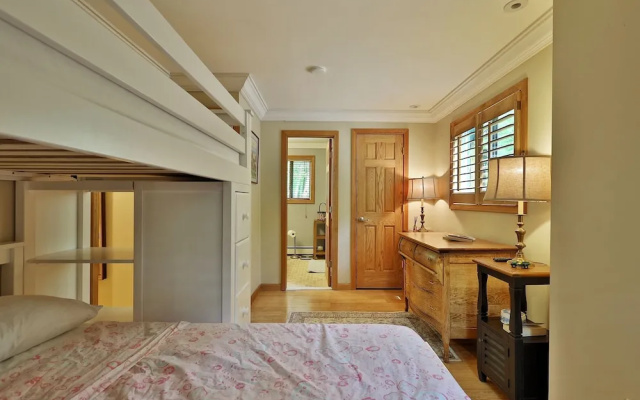photo 2 of Tanglewood Chalet: 4 Br/4 Ba Family Home In Killington, Perfect For Groups 4 Bedroom Home