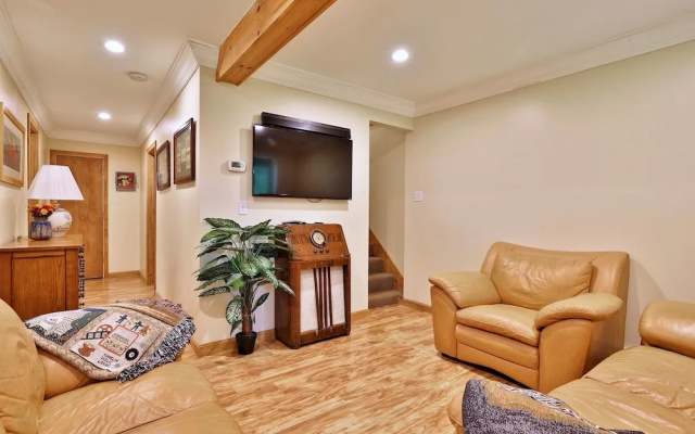 photo 5 of Tanglewood Chalet: 4 Br/4 Ba Family Home In Killington, Perfect For Groups 4 Bedroom Home