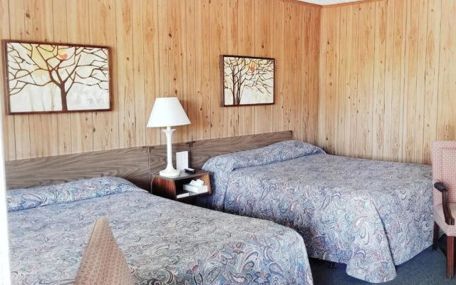photo 3 of Tanglewood Motel and Log Cabins