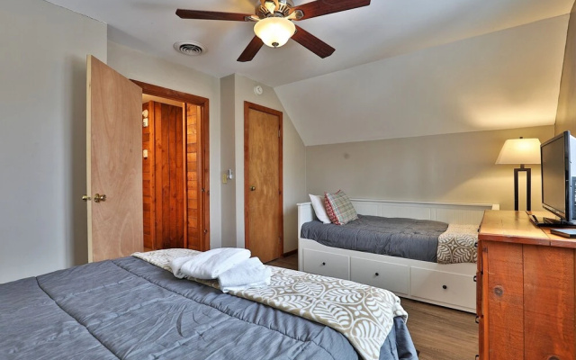 photo 4 of Tanglewood Vista At Killington: Great Group Ski Home Close To Mountain. Hot Tub. 5 Bedroom Home