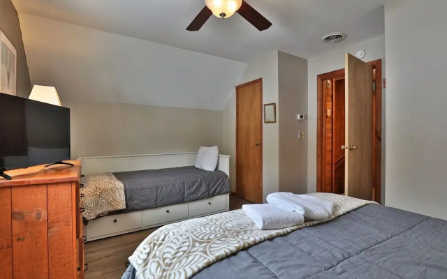 photo 5 of Tanglewood Vista At Killington: Great Group Ski Home Close To Mountain. Hot Tub. 5 Bedroom Home