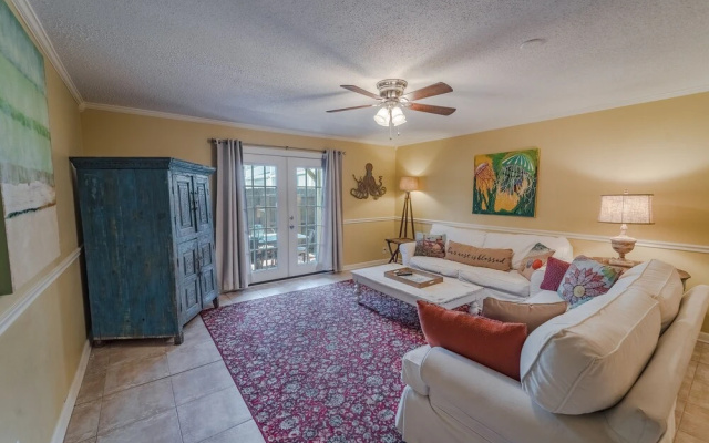 photo 2 of Tarpon 6, 3 Bedrooms