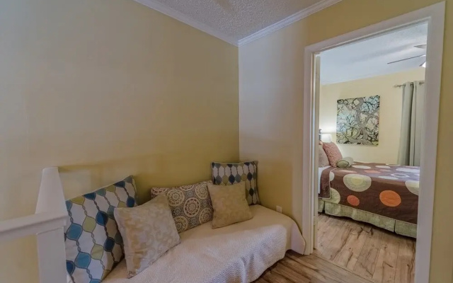 photo 3 of Tarpon 6, 3 Bedrooms