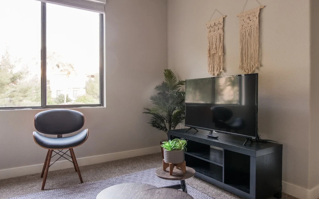 photo 2 of Tempe 1 BR & 2 BR Apts by Frontdesk