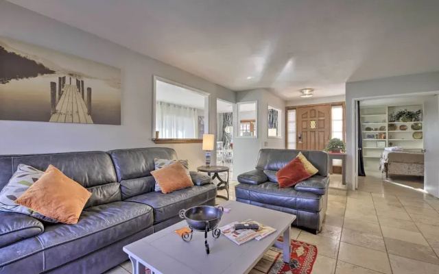 photo 2 of Sun Deck, Hot Tub & Kayak: Lakefront Tempe House