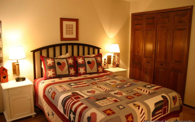 photo 2 of Ten Mile Haus By Copper Vacations