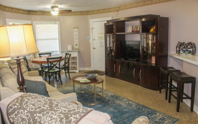 photo 5 of Terrace Park Suites Old Northeast by Tech Travel