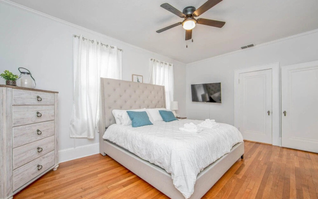 photo 3 of Terry Sanford Guest House