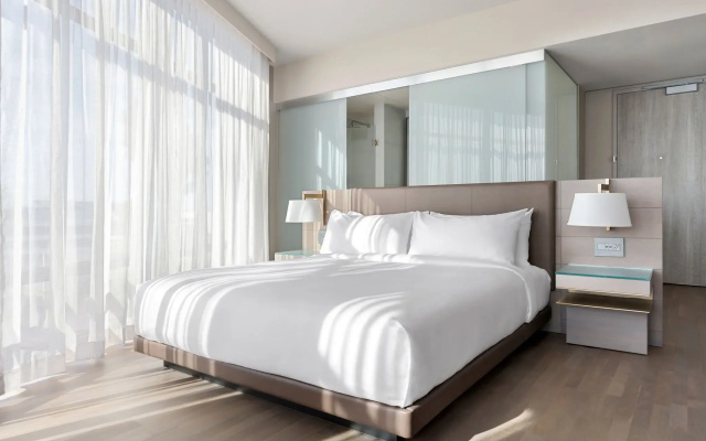 photo 4 of TETRA Hotel,  Autograph Collection