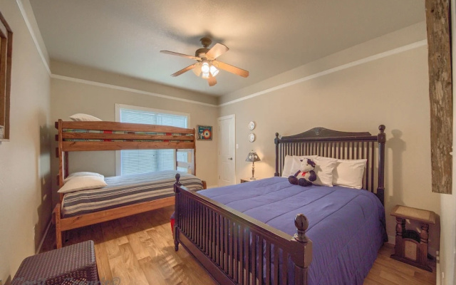 photo 4 of Texas Blue Wagon Rr9084b3 7 Bedroom Home by RedAwning