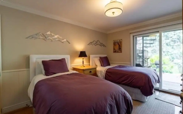 photo 2 of Texas Townhome Condos - 3 Minutes Walk to Gondola by RedAwning
