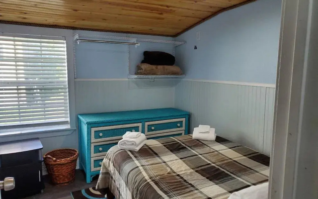 photo 2 of Nautical That One Apartment Near City Attractions by Redawning