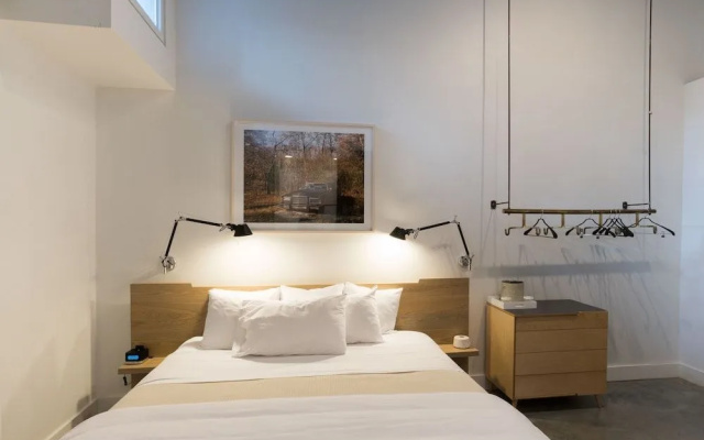 photo 4 of The 404 Hotel