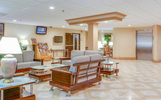 photo 2 of The Alexis Inn & Suites - Nashville Airport