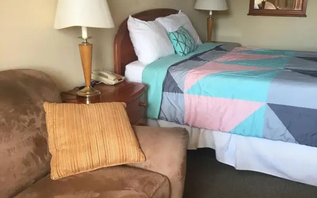 photo 4 of Ambassador Inn And Suites