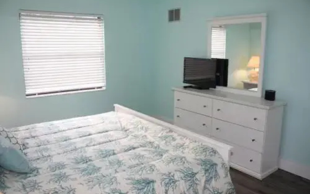 photo 4 of The Anna Maria Island Beach Palms 7A - 2 Br condo by RedAwning