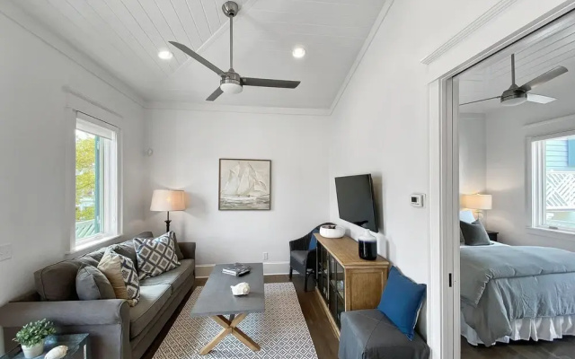 photo 4 of The At Rosemary Carriage House 1 Bedroom Villa by Redawning