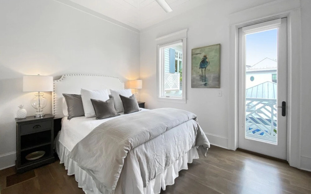 photo 5 of The At Rosemary Carriage House 1 Bedroom Villa by Redawning