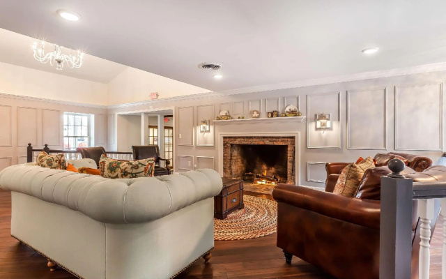 photo 2 of The Aurora Inn
